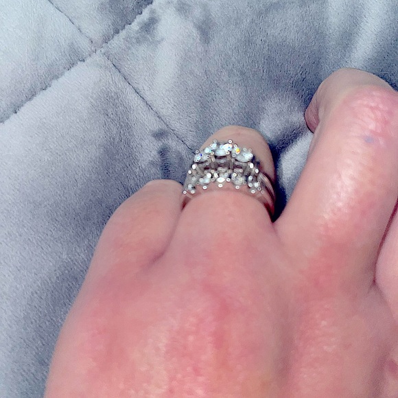 Wedding set 14/K/1 1/2 ctw - Picture 5 of 11